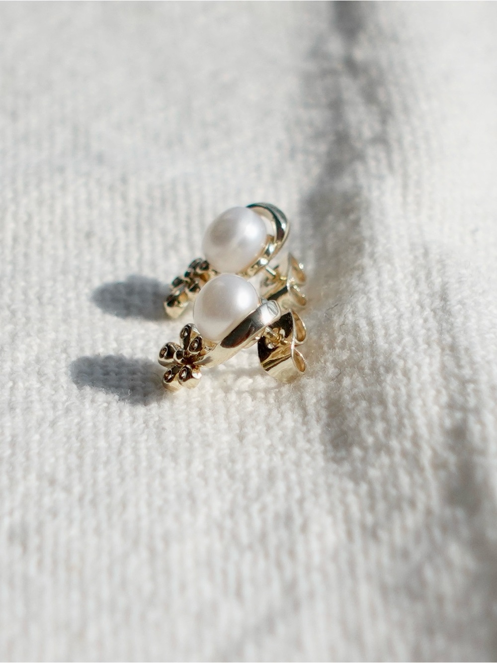 NEW! Pearl Accent Gold Plated Earring - Picture 3 of 5